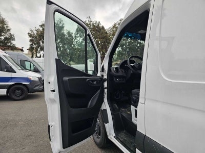 2025 Mercedes-Benz Sprinter Cargo Van 2500 Standard Roof I4 Diesel 144" RWD