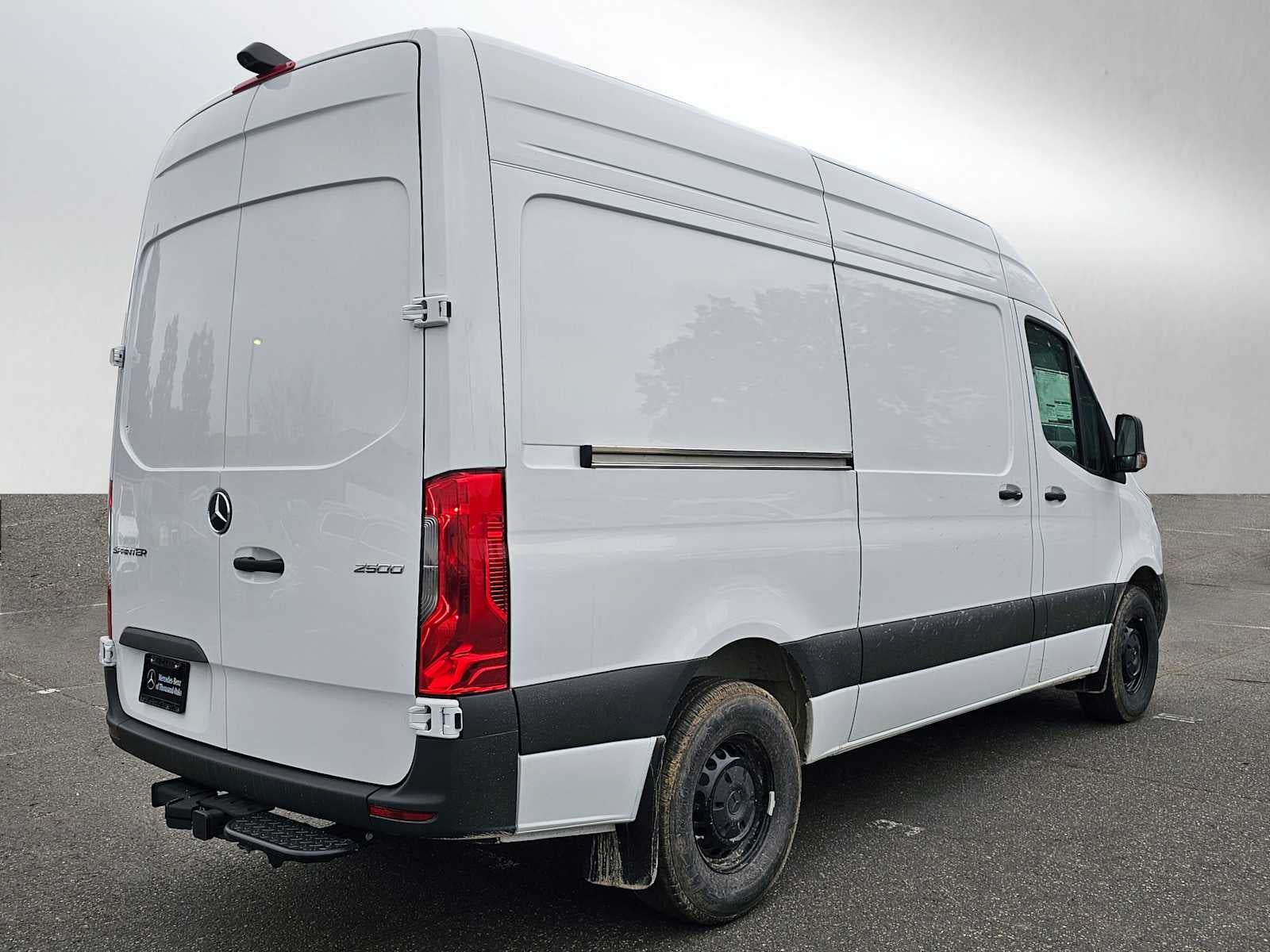 2025 Mercedes-Benz Sprinter Cargo Van 2500 Standard Roof I4 Diesel 144" RWD