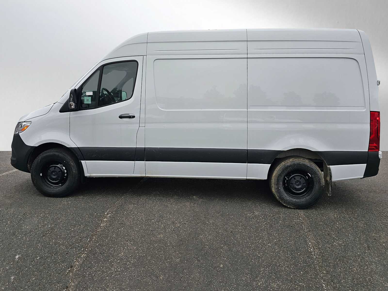 2025 Mercedes-Benz Sprinter Cargo Van 2500 Standard Roof I4 Diesel 144" RWD