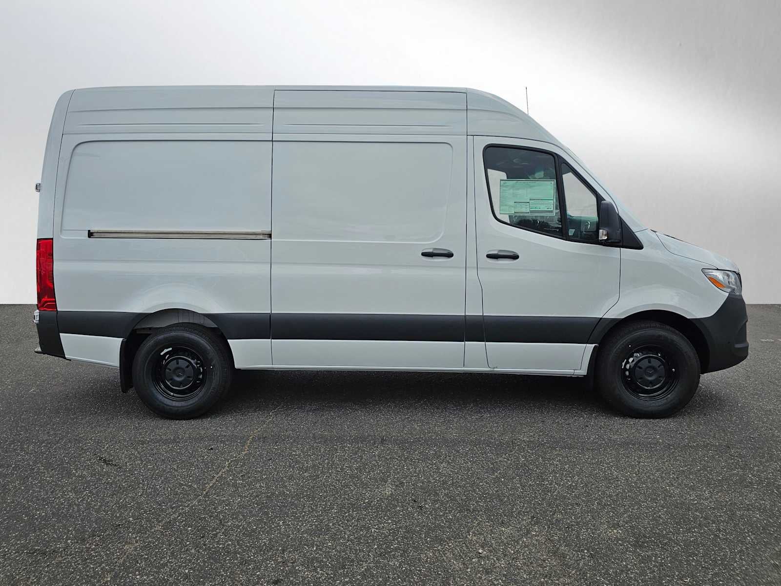 2026 Mercedes-Benz Sprinter 2500 Standard Roof I4 Diesel 144 RWD