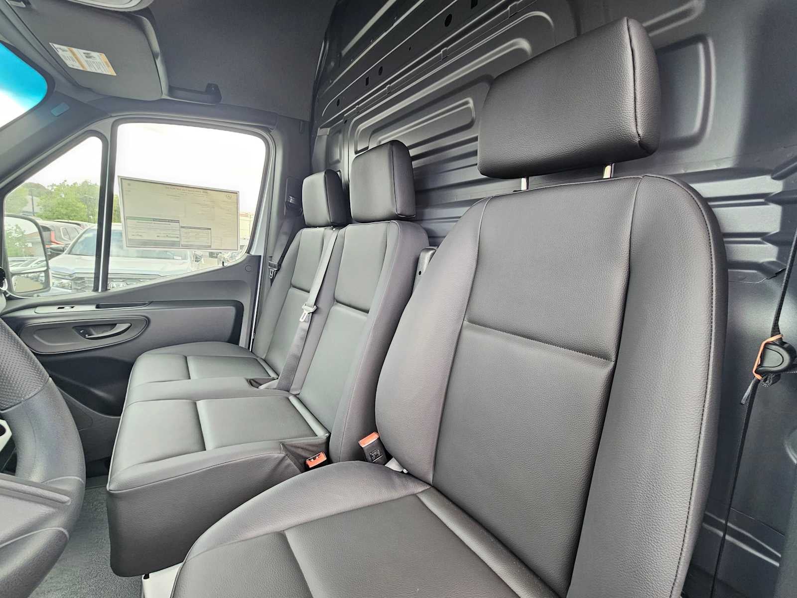 2026 Mercedes-Benz Sprinter 2500 Standard Roof I4 Diesel 144 RWD