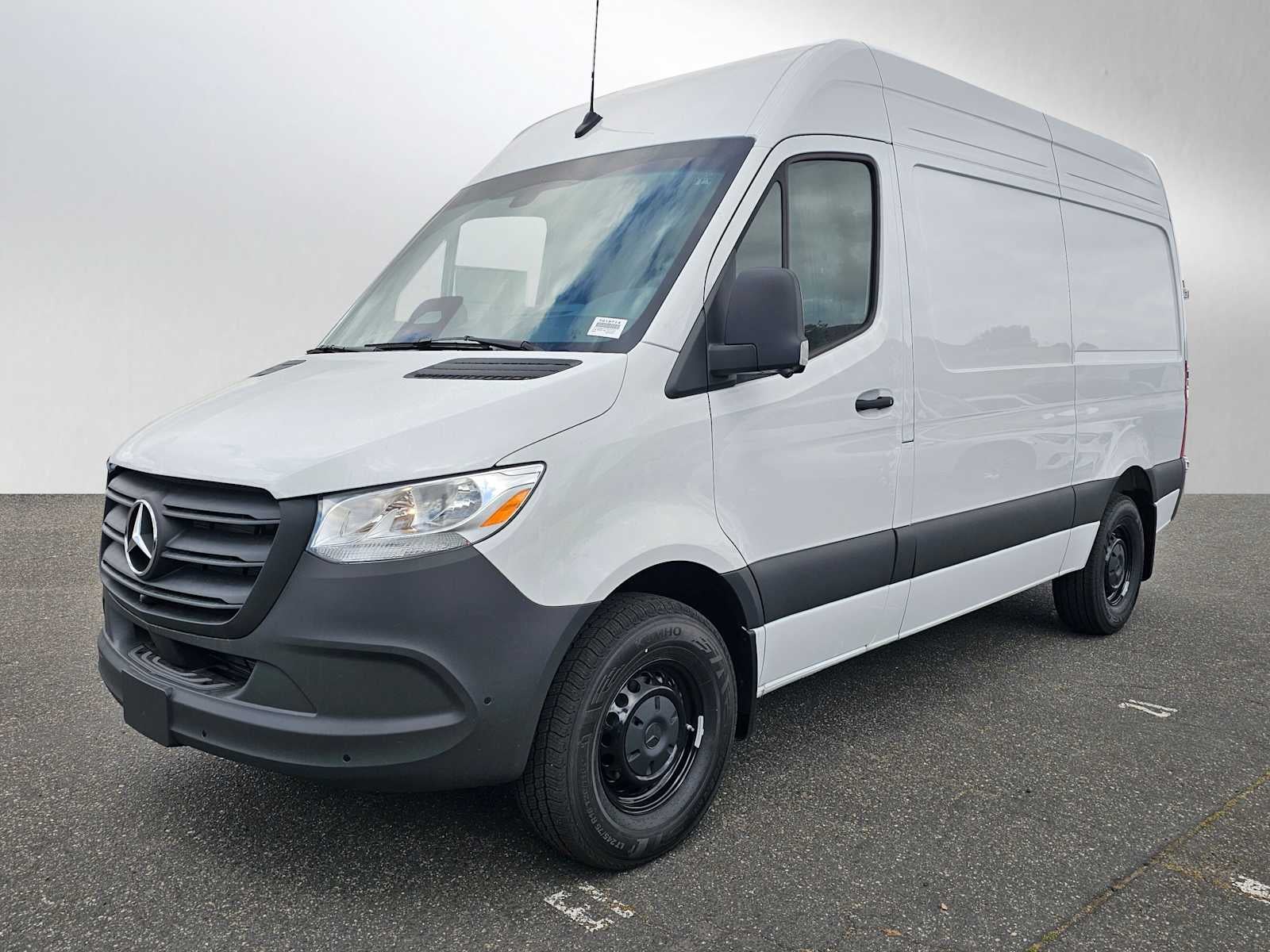 2026 Mercedes-Benz Sprinter 2500 Standard Roof I4 Diesel 144 RWD