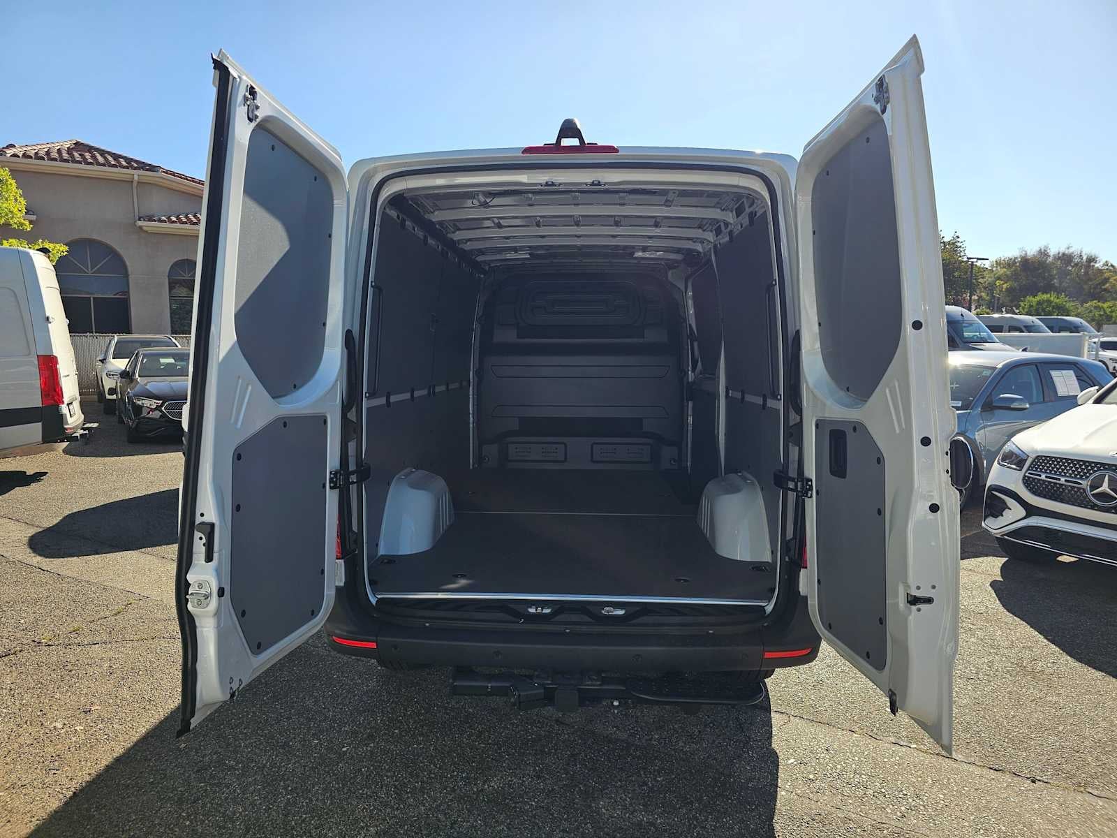 2026 Mercedes-Benz Sprinter 2500 Standard Roof I4 Diesel 144 RWD