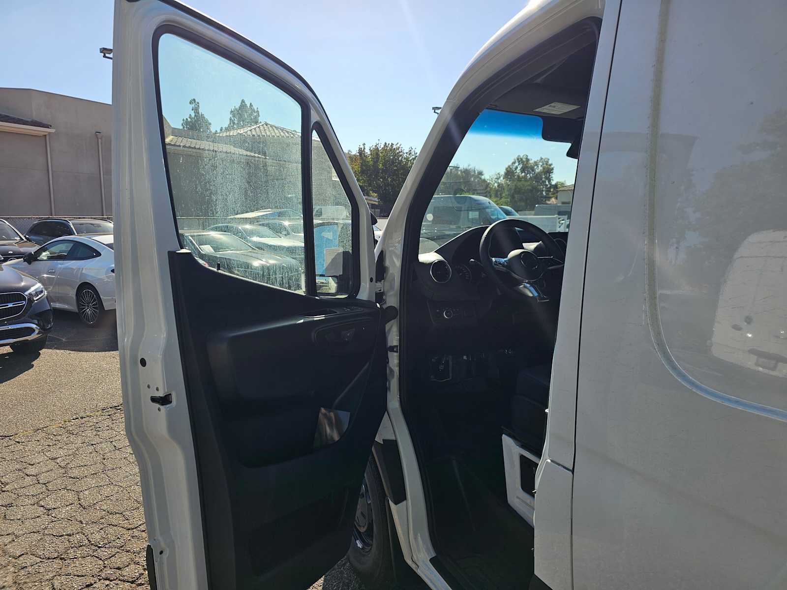 2026 Mercedes-Benz Sprinter 2500 Standard Roof I4 Diesel 144 RWD