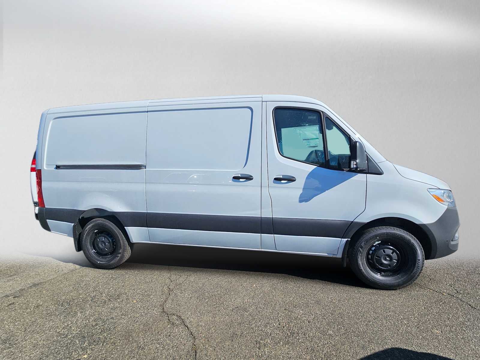 2026 Mercedes-Benz Sprinter 2500 Standard Roof I4 Diesel 144 RWD