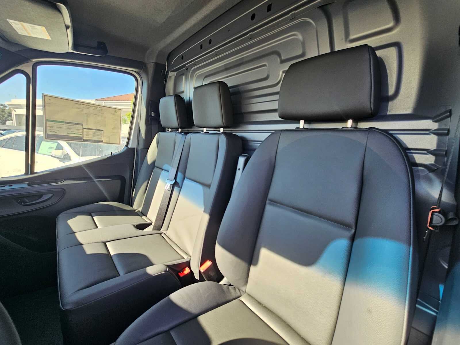 2026 Mercedes-Benz Sprinter 2500 Standard Roof I4 Diesel 144 RWD