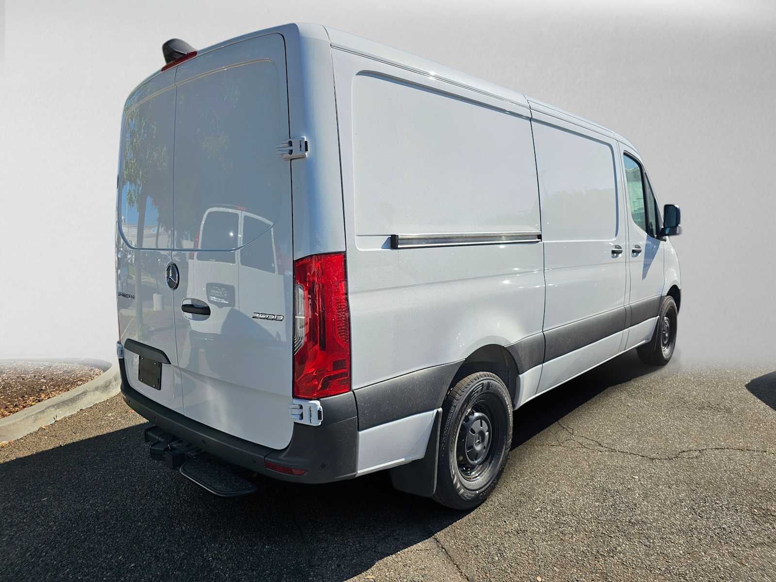 2026 Mercedes-Benz Sprinter 2500 Standard Roof I4 Diesel 144 RWD