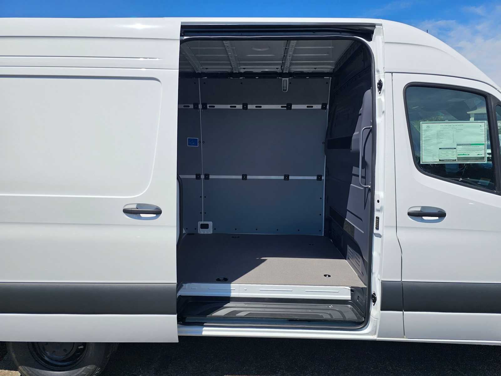 2026 Mercedes-Benz Sprinter Cargo 2500 Standard Roof I4 Diesel 144 RWD