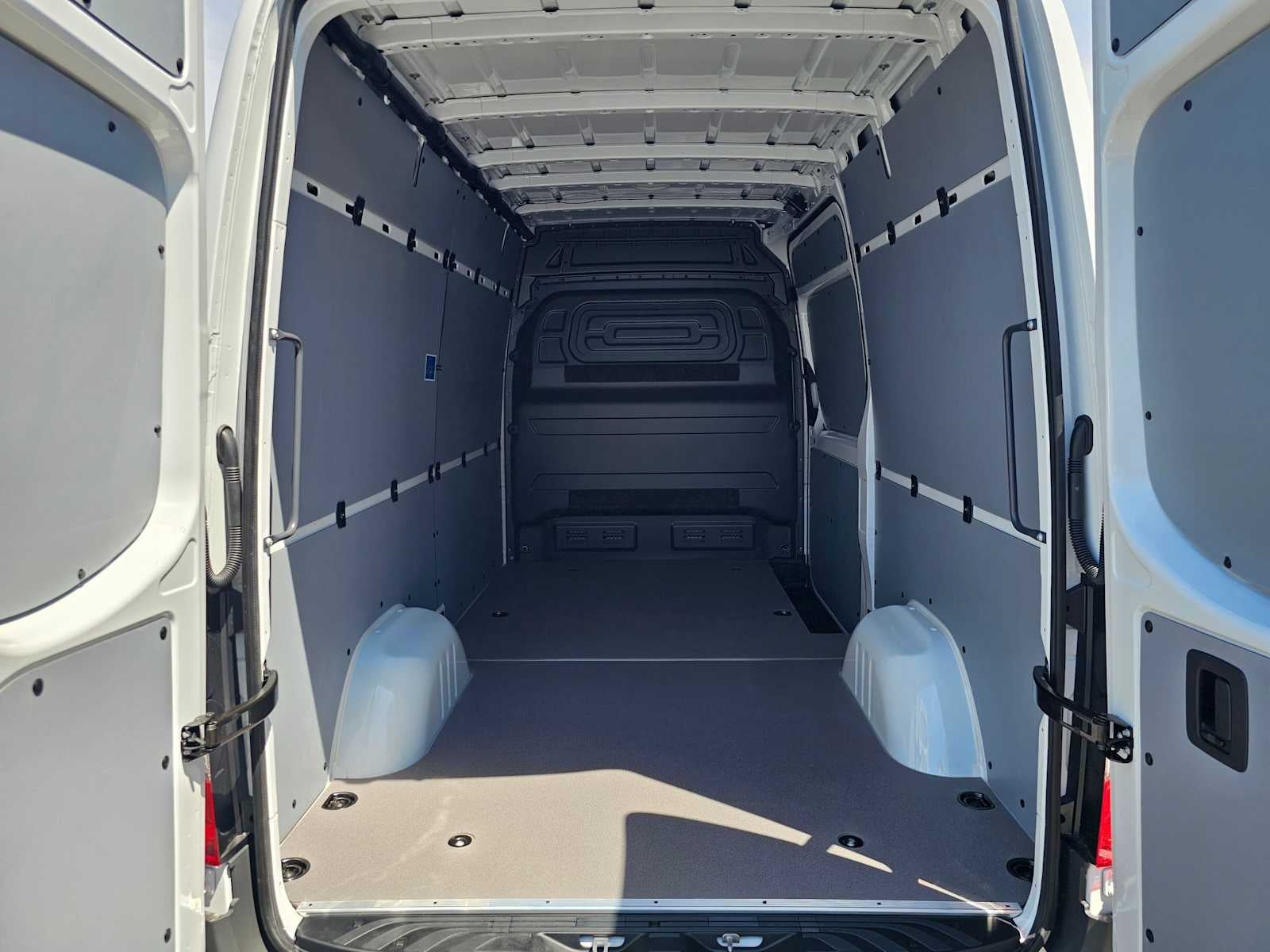 2026 Mercedes-Benz Sprinter Cargo 2500 Standard Roof I4 Diesel 144 RWD