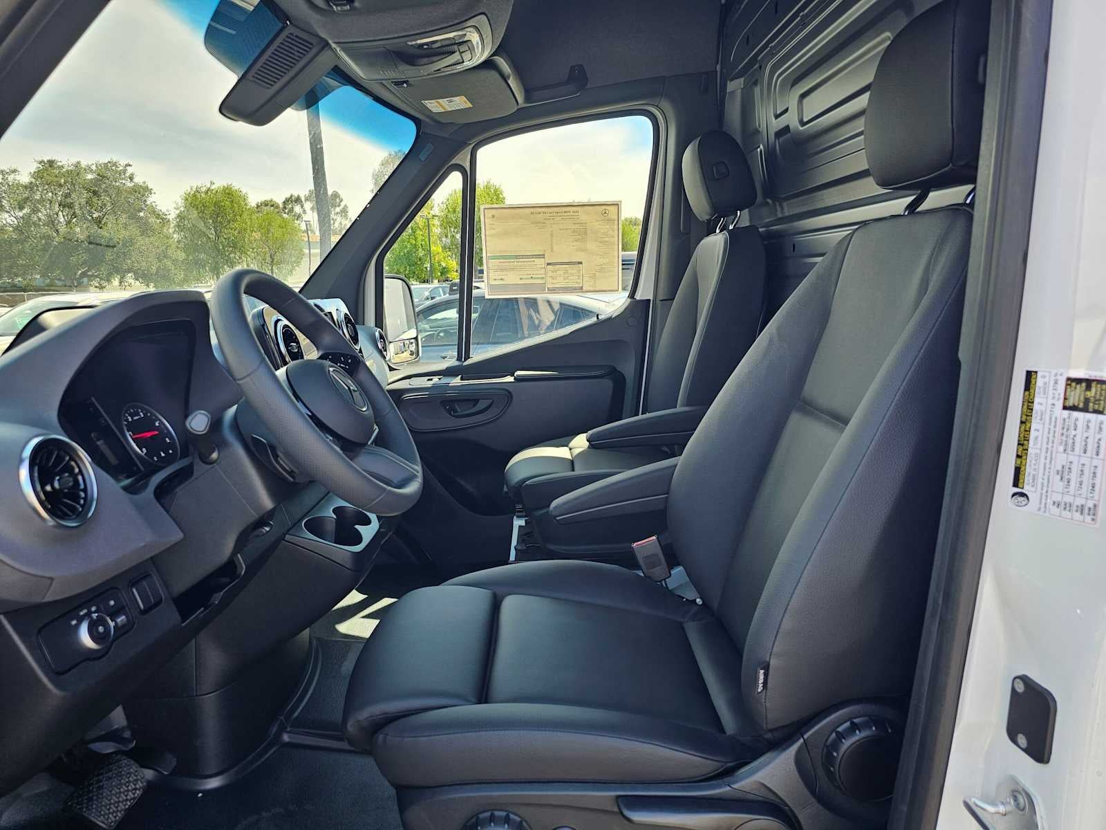 2026 Mercedes-Benz Sprinter Cargo 2500 Standard Roof I4 Diesel 144 RWD