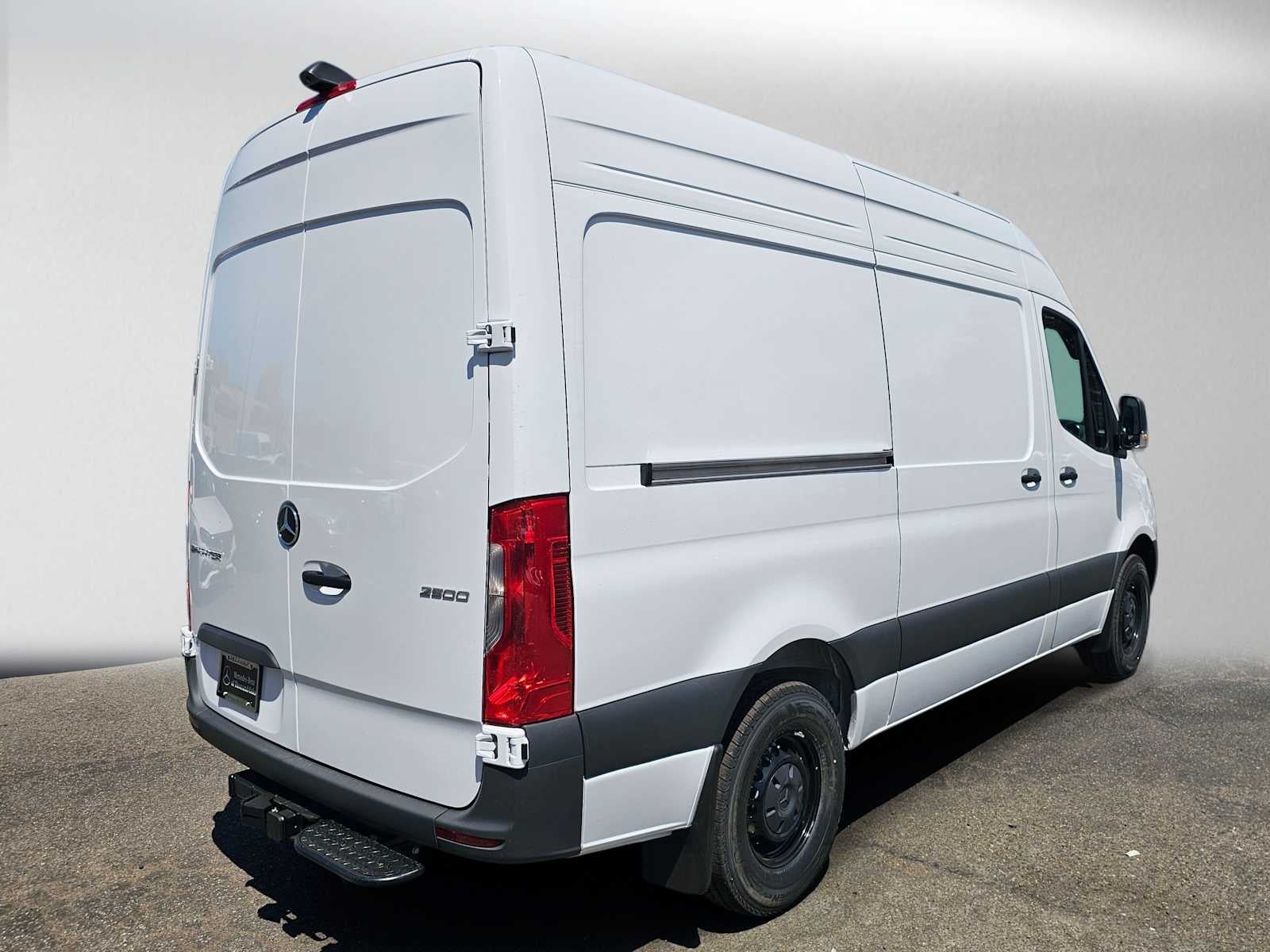 2026 Mercedes-Benz Sprinter Cargo 2500 Standard Roof I4 Diesel 144 RWD