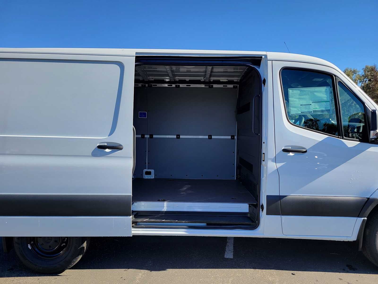 2026 Mercedes-Benz Sprinter Cargo 2500 Standard Roof I4 Diesel 144 RWD