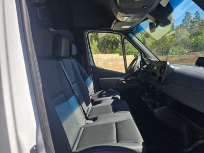 2026 Mercedes-Benz Sprinter 2500 Standard Roof I4 Diesel 144" RWD