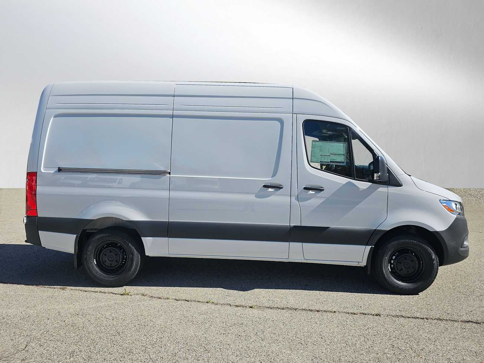 2026 Mercedes-Benz Sprinter 2500 Standard Roof I4 Diesel 144" RWD
