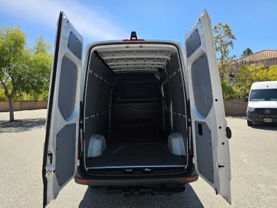 2026 Mercedes-Benz Sprinter 2500 Standard Roof I4 Diesel 144 RWD