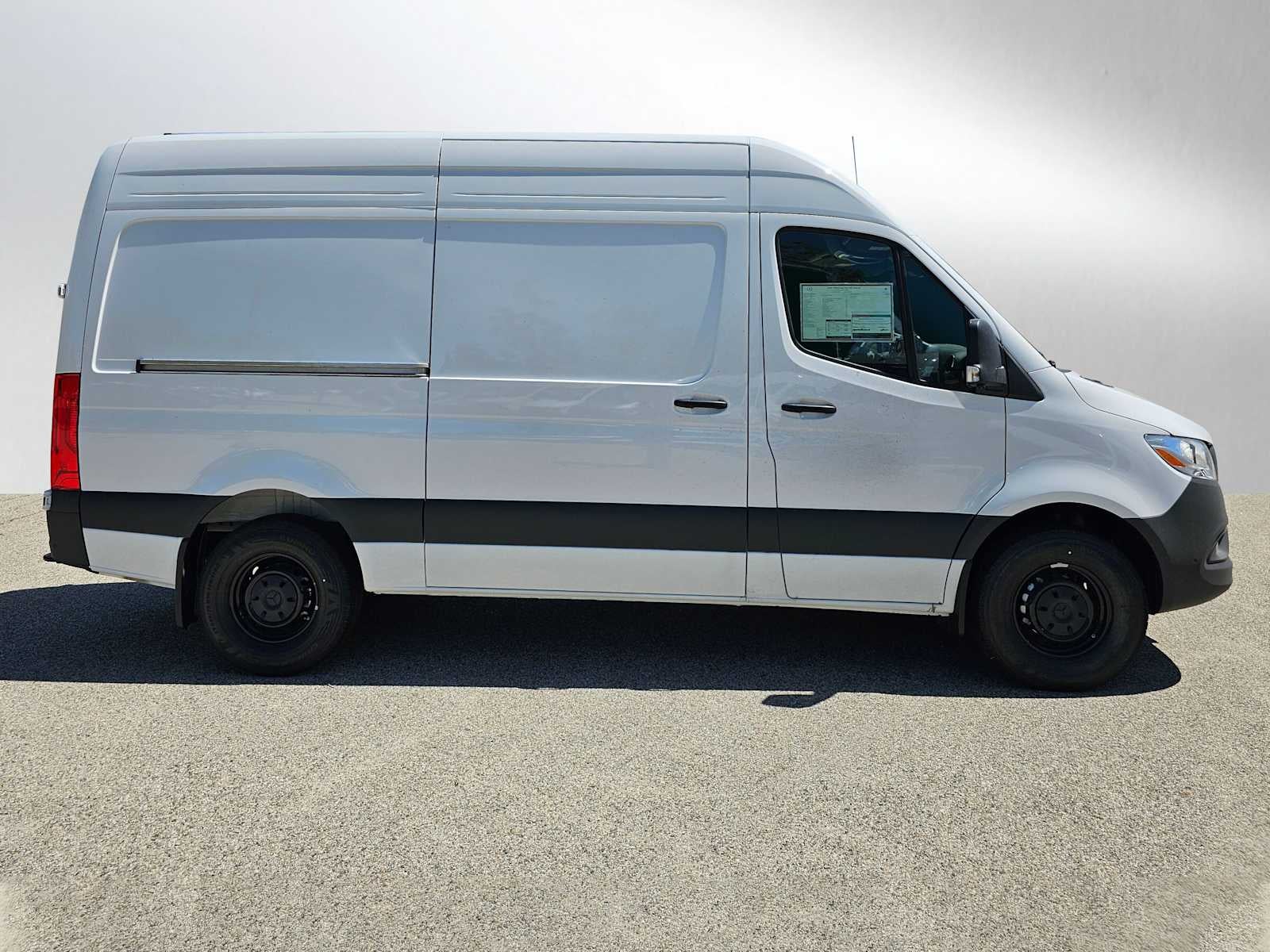 2026 Mercedes-Benz Sprinter 2500 Standard Roof I4 Diesel 144 RWD
