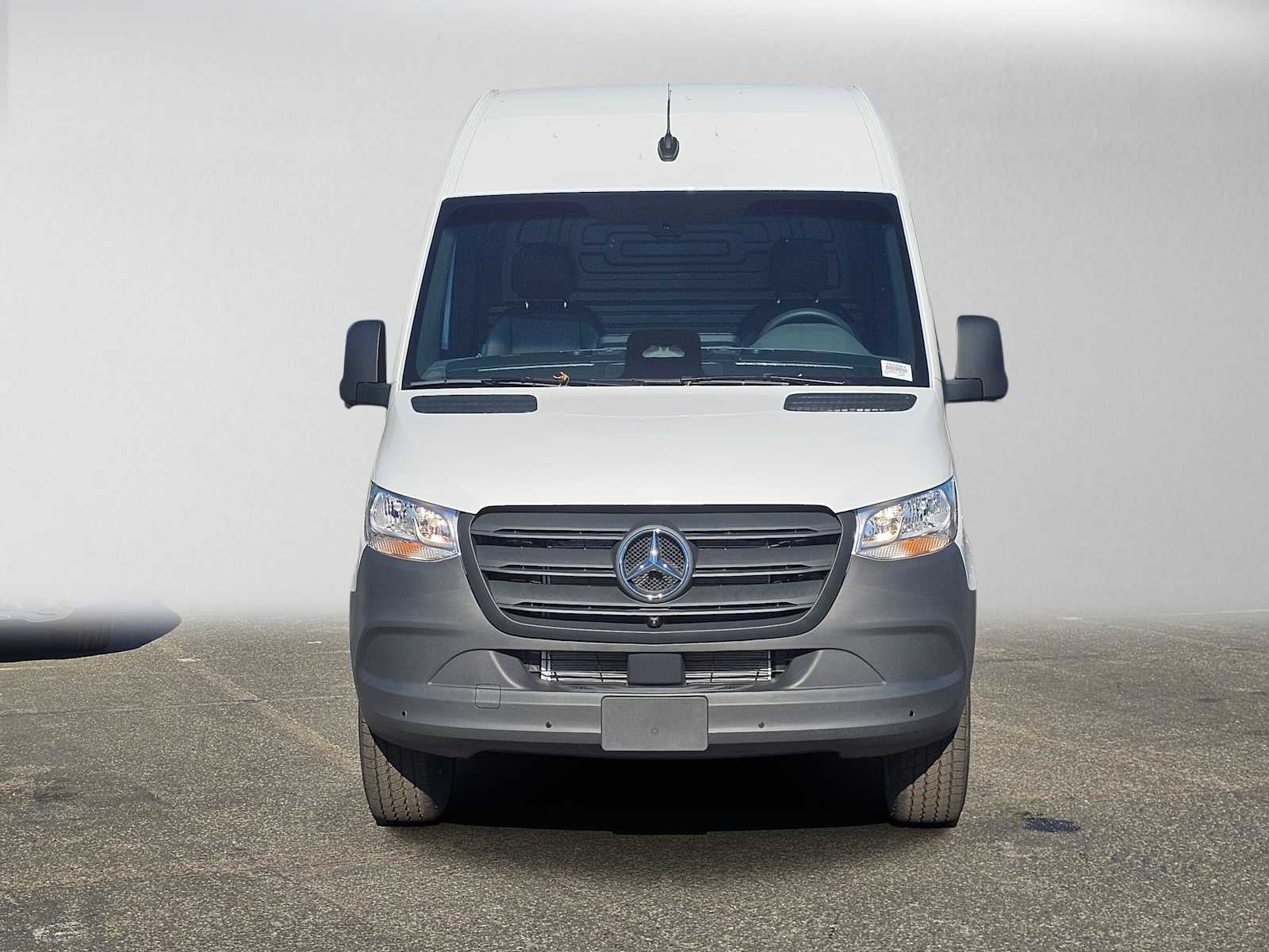 2026 Mercedes-Benz Sprinter Cargo 2500 Standard Roof I4 Diesel 144 RWD