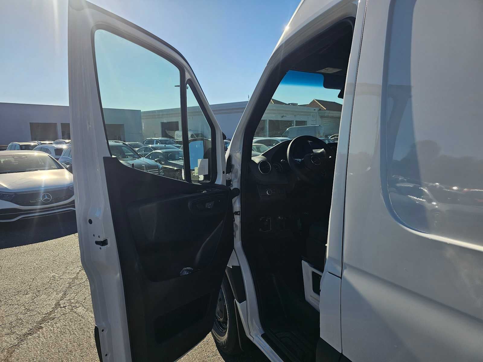 2026 Mercedes-Benz Sprinter Cargo 2500 Standard Roof I4 Diesel 144 RWD