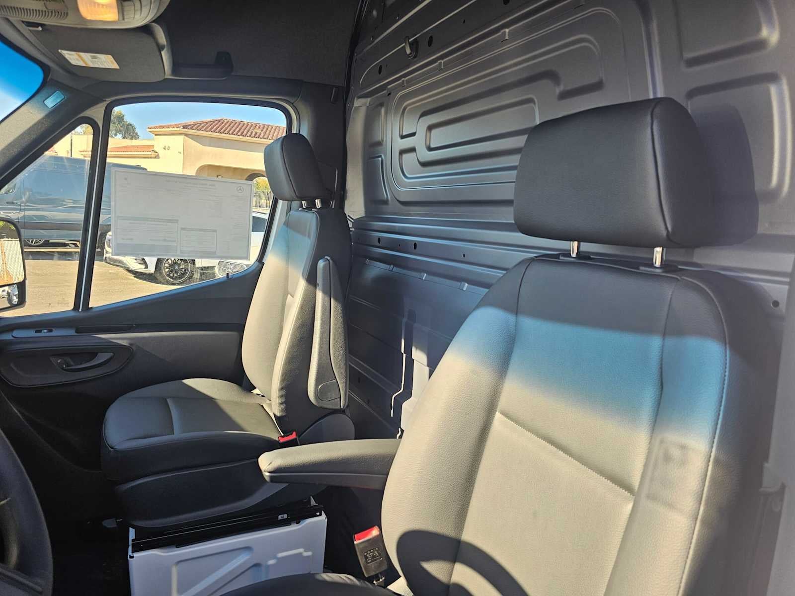 2026 Mercedes-Benz Sprinter Cargo 2500 Standard Roof I4 Diesel 144 RWD