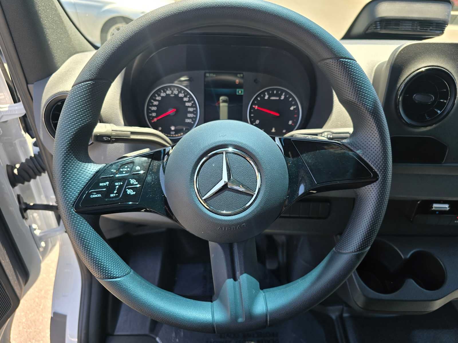 2025 Mercedes-Benz Sprinter Cargo Van 2500 Standard Roof I4 Diesel HO 144" RWD