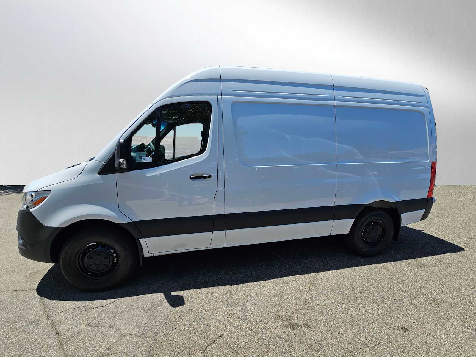 2026 Mercedes-Benz Sprinter 2500 Standard Roof I4 Diesel HO 144 RWD