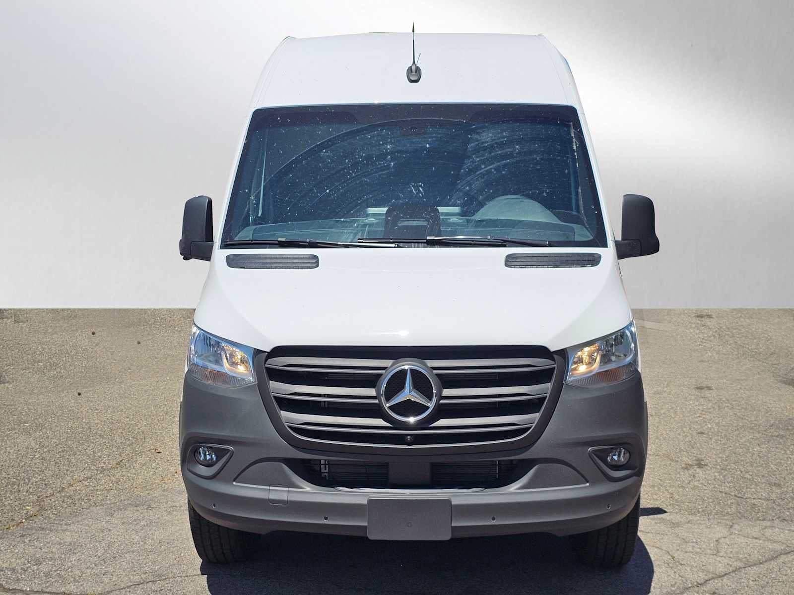 2026 Mercedes-Benz Sprinter 2500 Standard Roof I4 Diesel HO 144 RWD