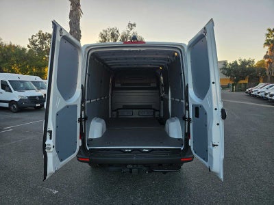 2025 Mercedes-Benz Sprinter Cargo Van 2500 Standard Roof I4 Diesel HO 144 RWD