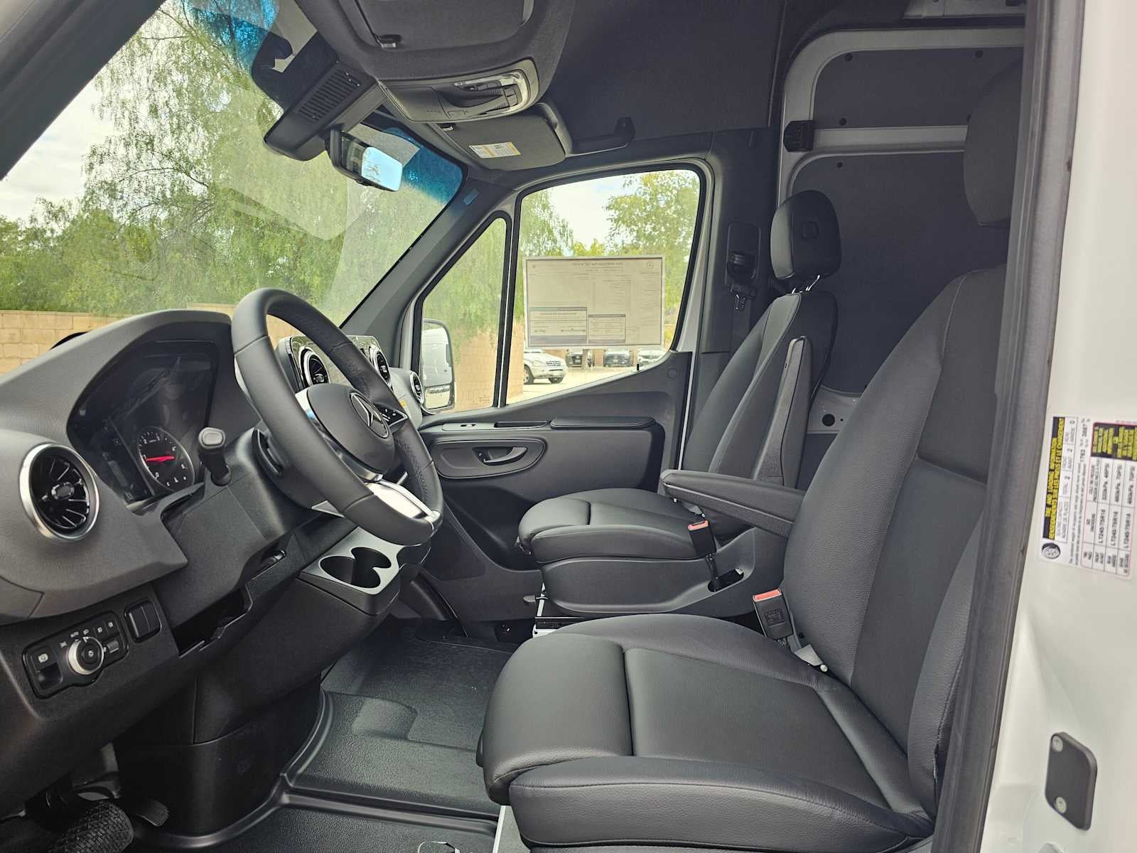 2026 Mercedes-Benz Sprinter 2500 Standard Roof I4 Diesel HO 144 RWD