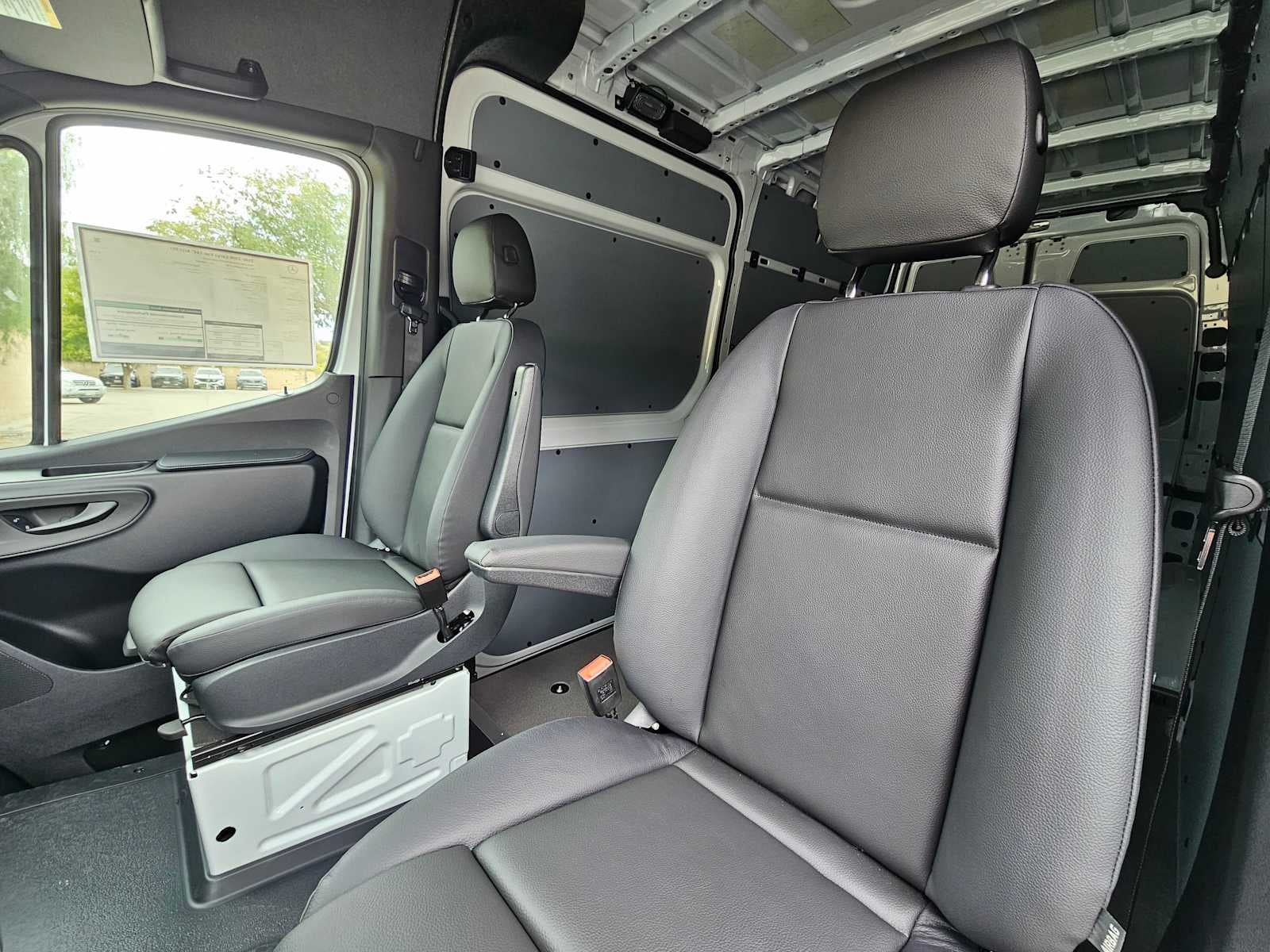 2026 Mercedes-Benz Sprinter 2500 Standard Roof I4 Diesel HO 144 RWD