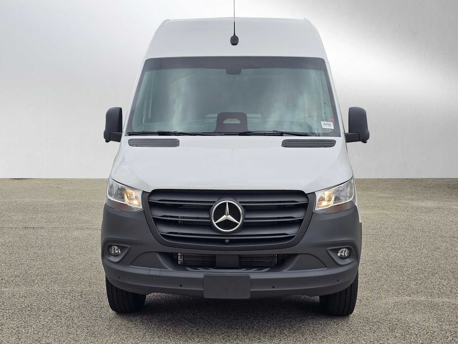 2026 Mercedes-Benz Sprinter 2500 Standard Roof I4 Diesel HO 144 RWD