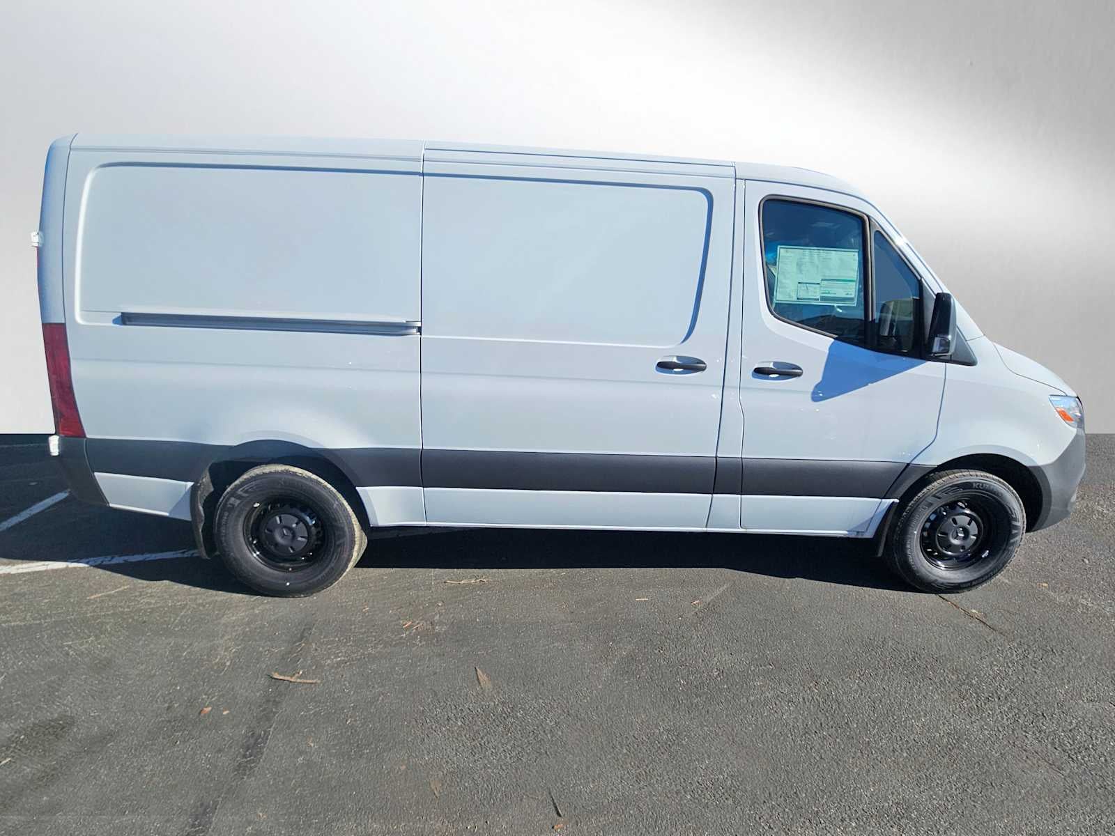 2025 Mercedes-Benz Sprinter Cargo Van 2500 Standard Roof I4 Diesel HO 144 RWD