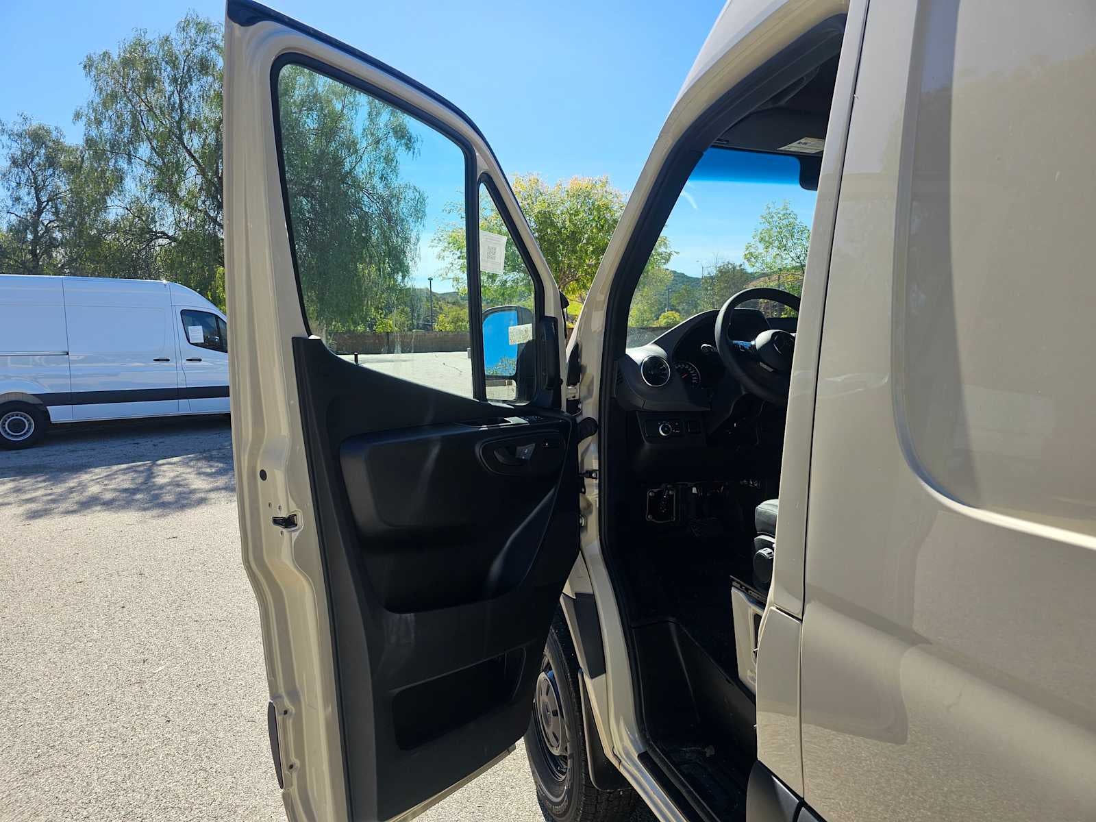 2025 Mercedes-Benz Sprinter Cargo Van 2500 Standard Roof I4 Diesel HO 144" AWD