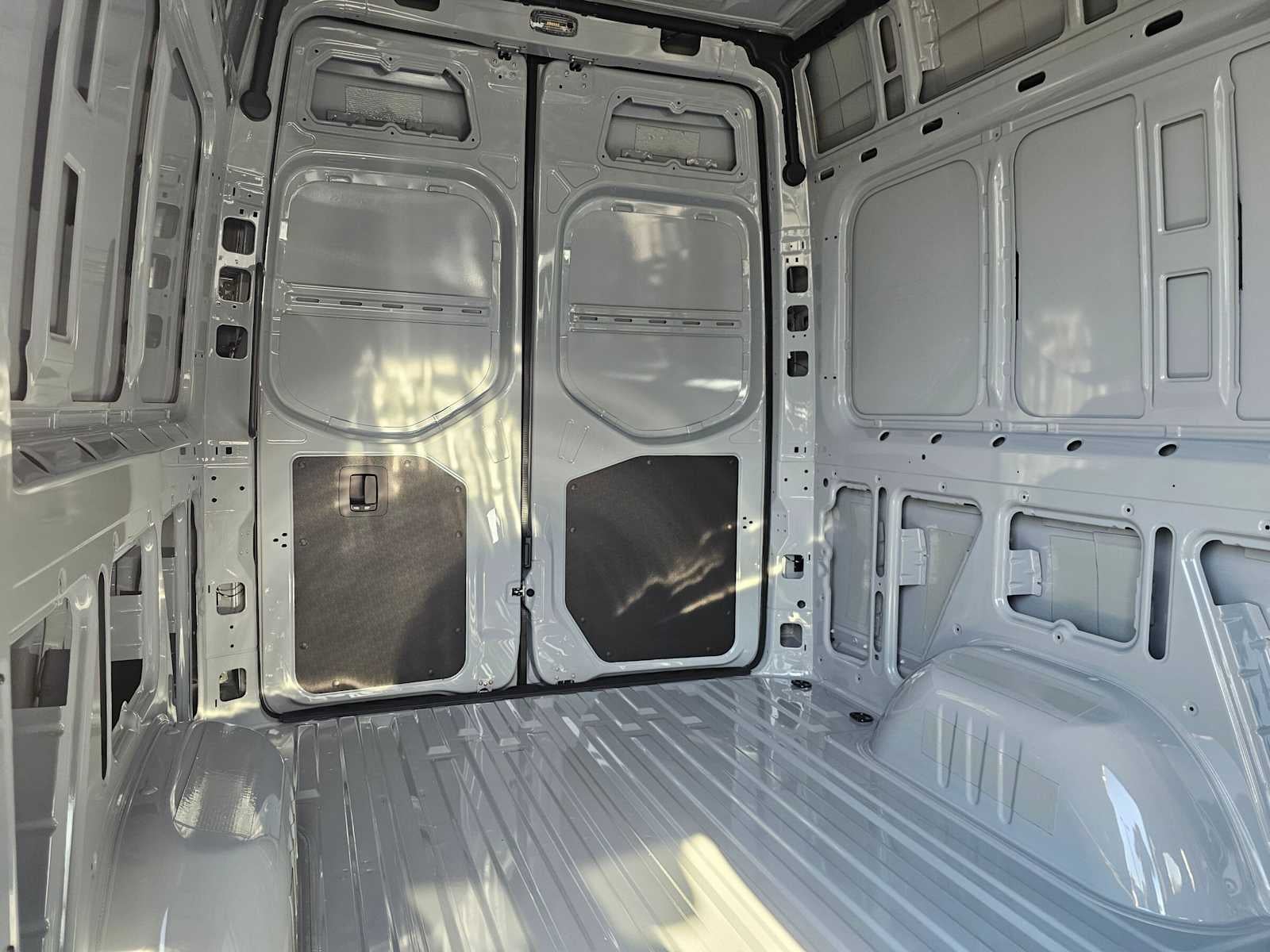 2027 Mercedes-Benz Sprinter Cargo 2500 Standard Roof I4 Diesel HO 144 AWD