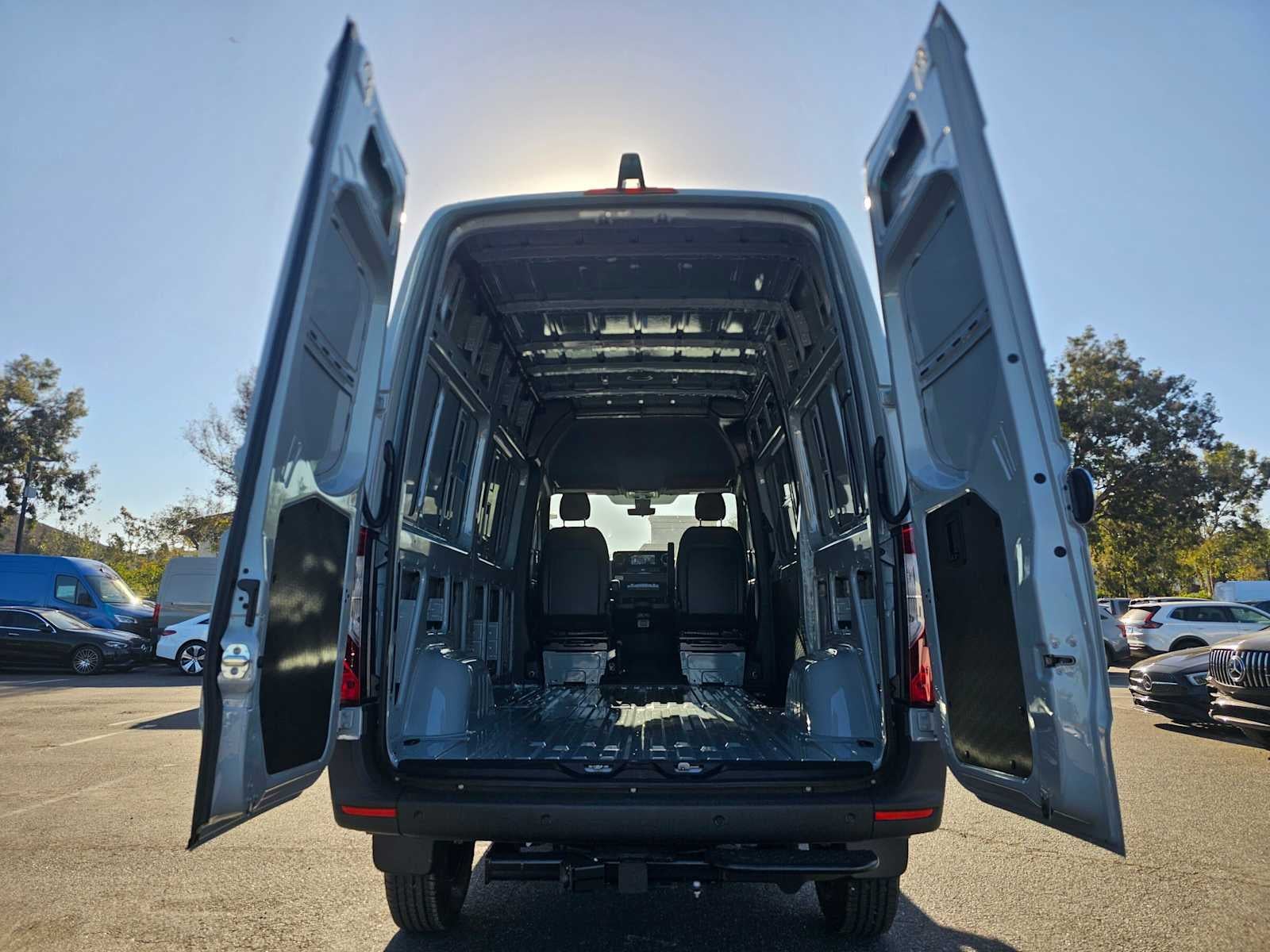 2027 Mercedes-Benz Sprinter Cargo 2500 Standard Roof I4 Diesel HO 144 AWD