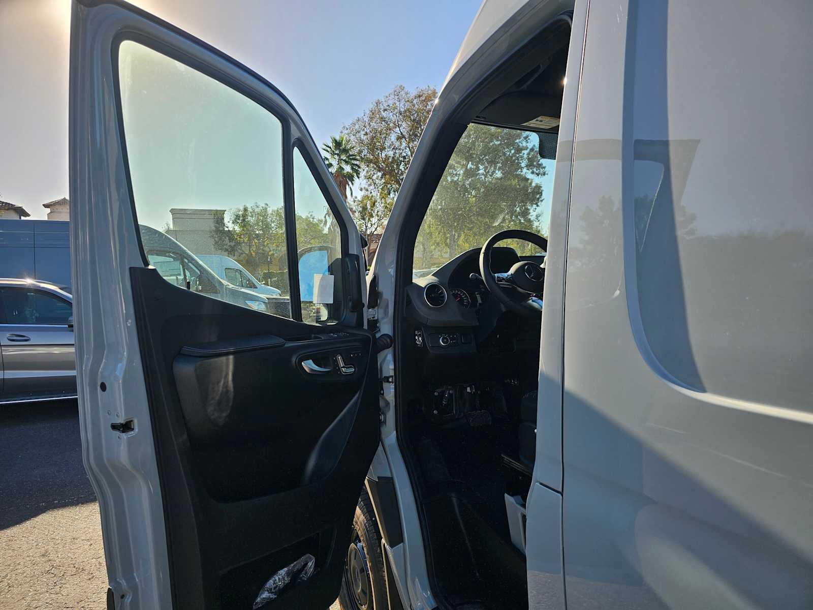 2027 Mercedes-Benz Sprinter Cargo 2500 Standard Roof I4 Diesel HO 144 AWD