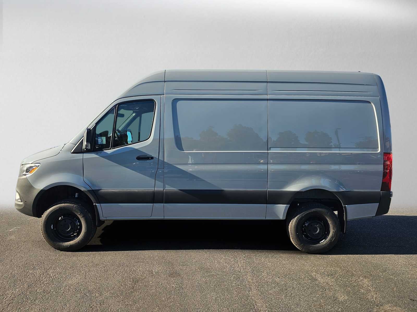 2027 Mercedes-Benz Sprinter Cargo 2500 Standard Roof I4 Diesel HO 144 AWD