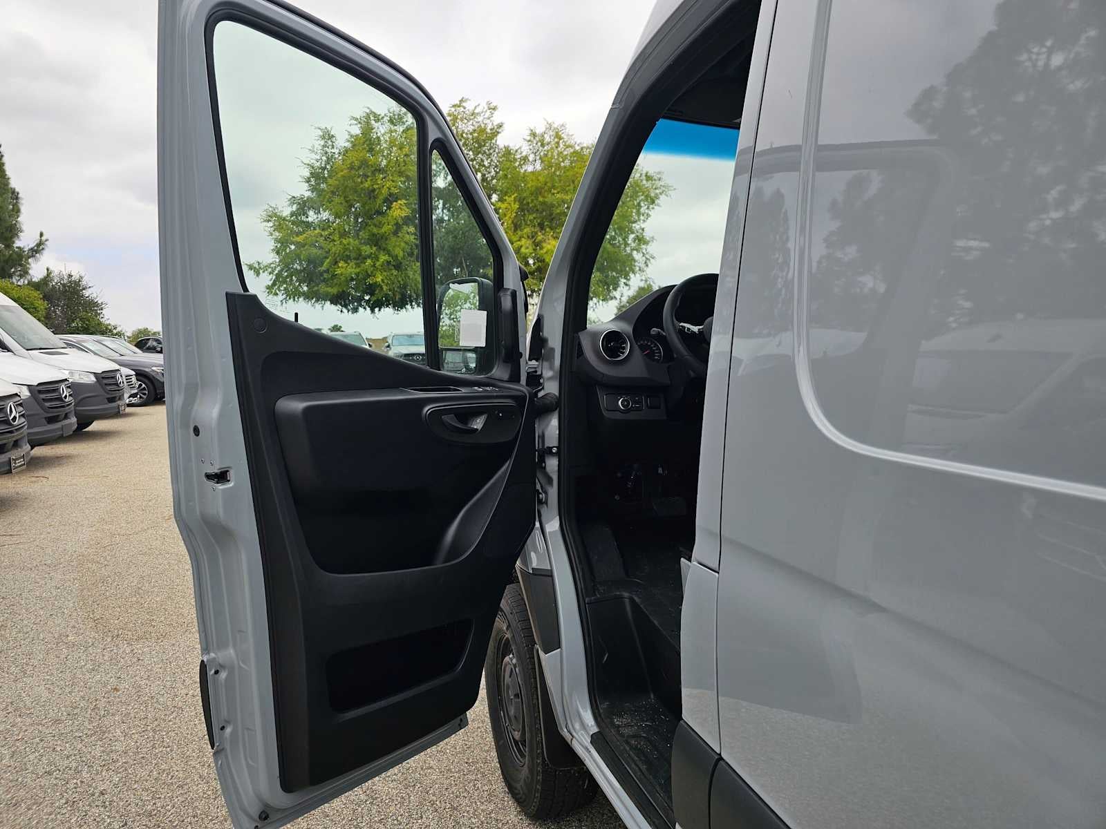 2025 Mercedes-Benz Sprinter Cargo Van 2500 Standard Roof I4 Diesel HO 144 AWD