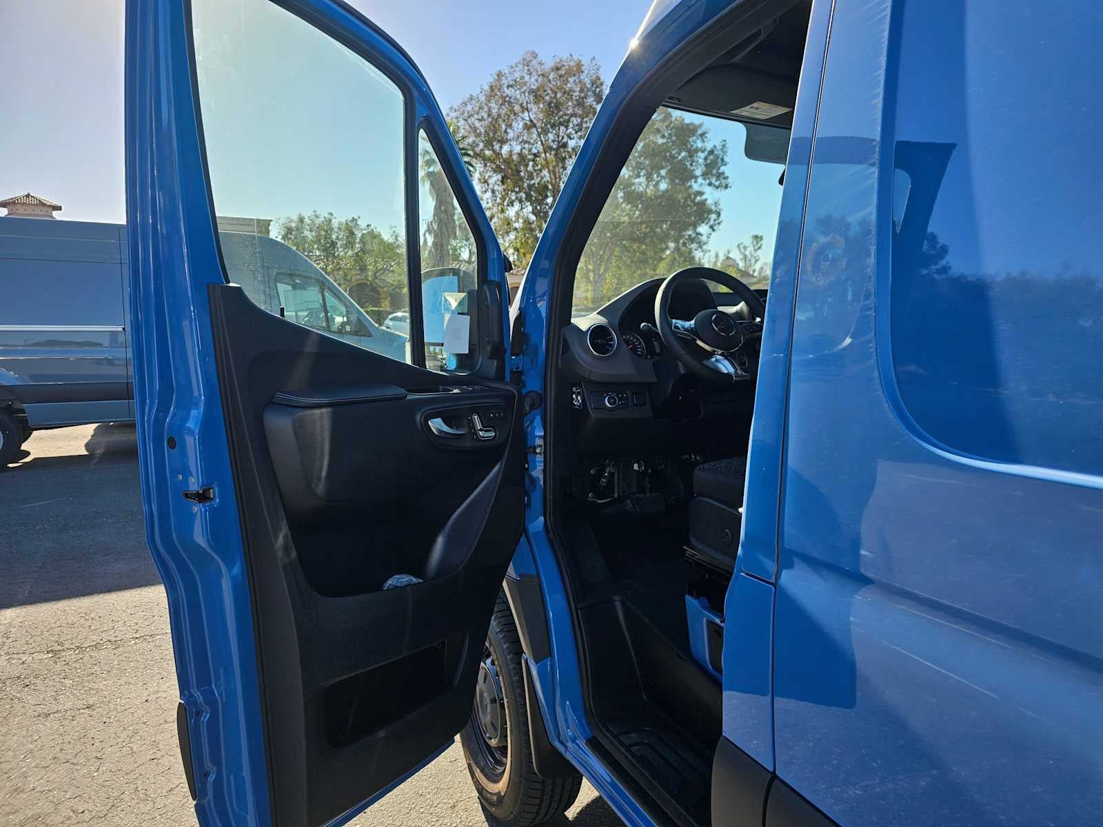 2027 Mercedes-Benz Sprinter Cargo 2500 Standard Roof I4 Diesel HO 144 AWD