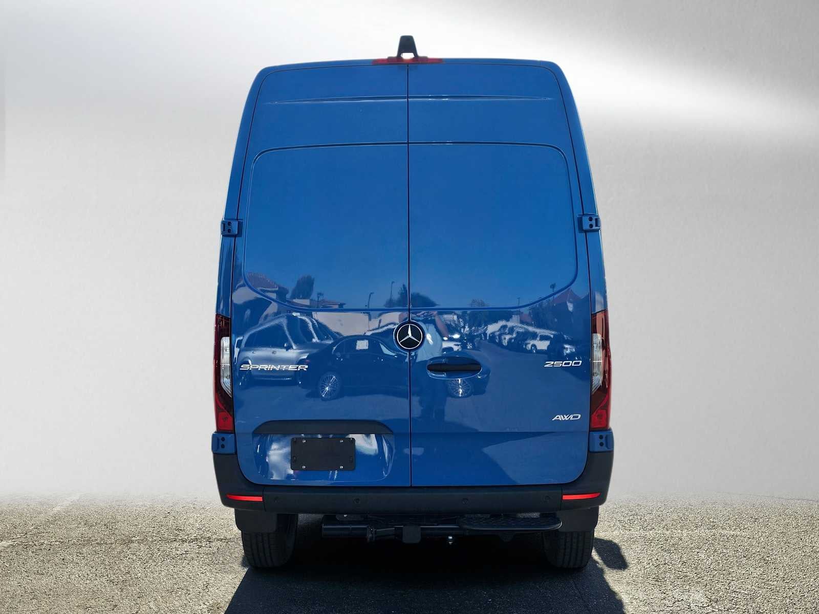 2027 Mercedes-Benz Sprinter Cargo 2500 Standard Roof I4 Diesel HO 144 AWD