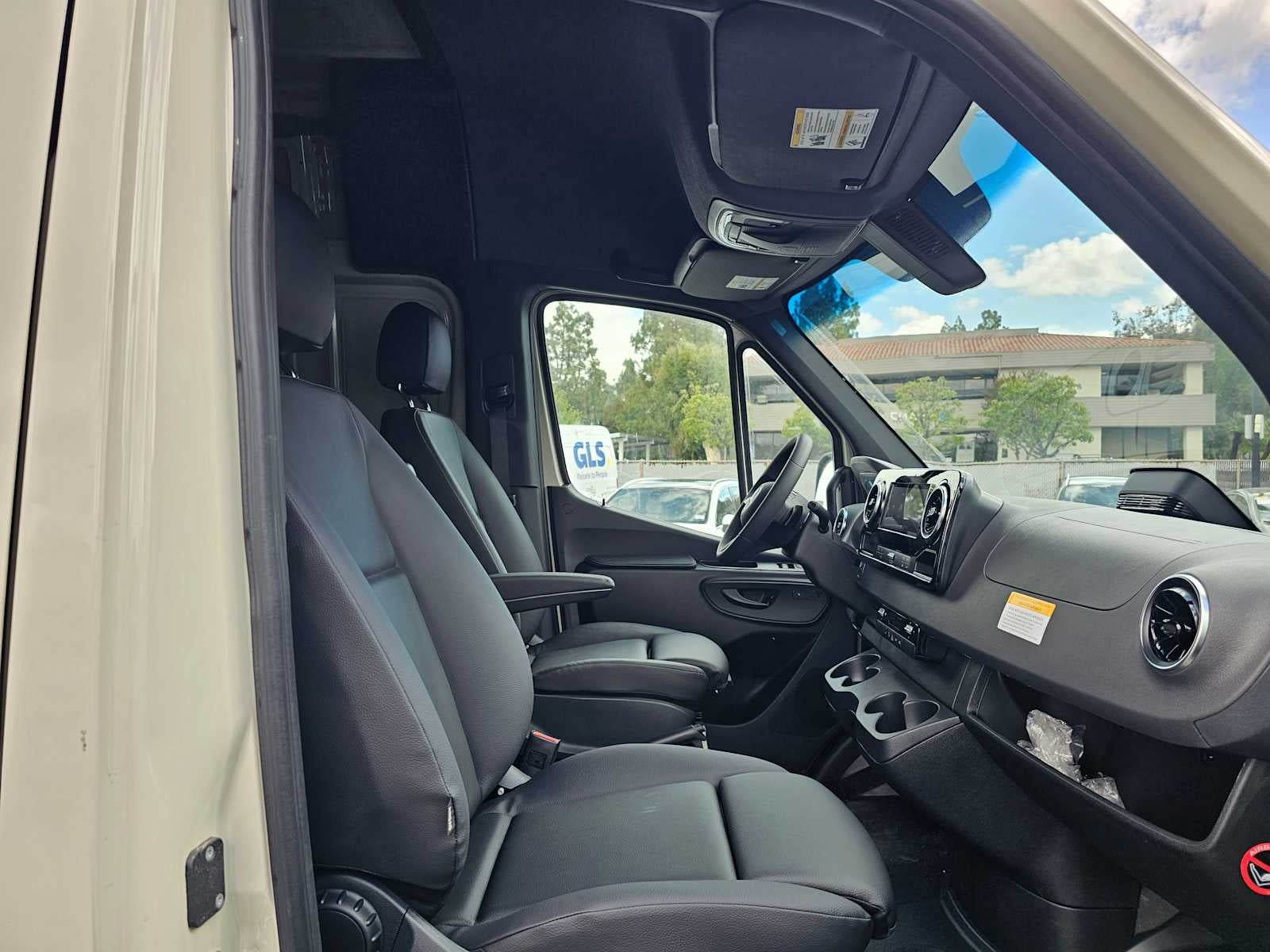 2026 Mercedes-Benz Sprinter 2500 Standard Roof I4 Diesel HO 144 AWD