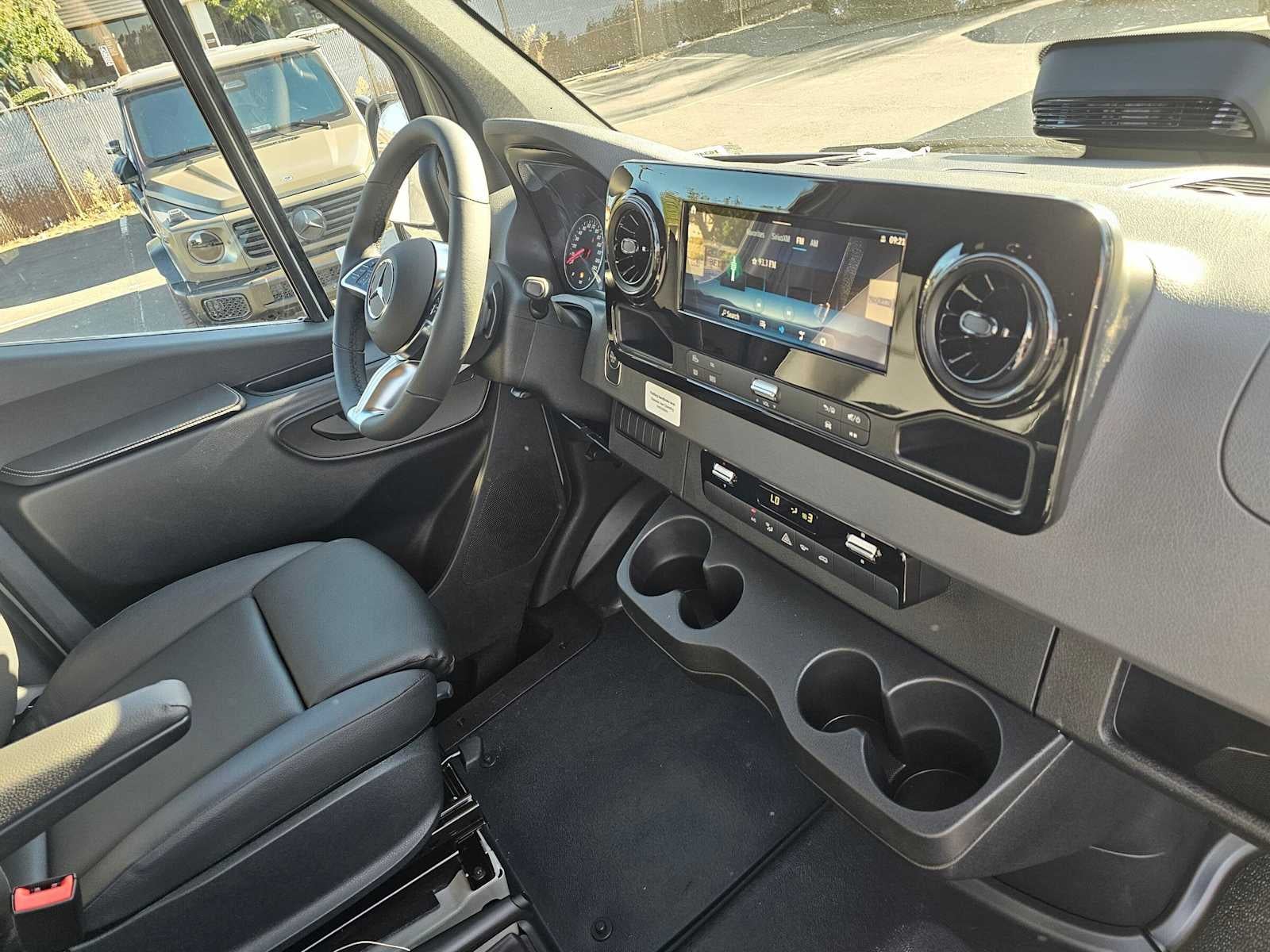 2027 Mercedes-Benz Sprinter Cargo 2500 Standard Roof I4 Diesel HO 144 AWD