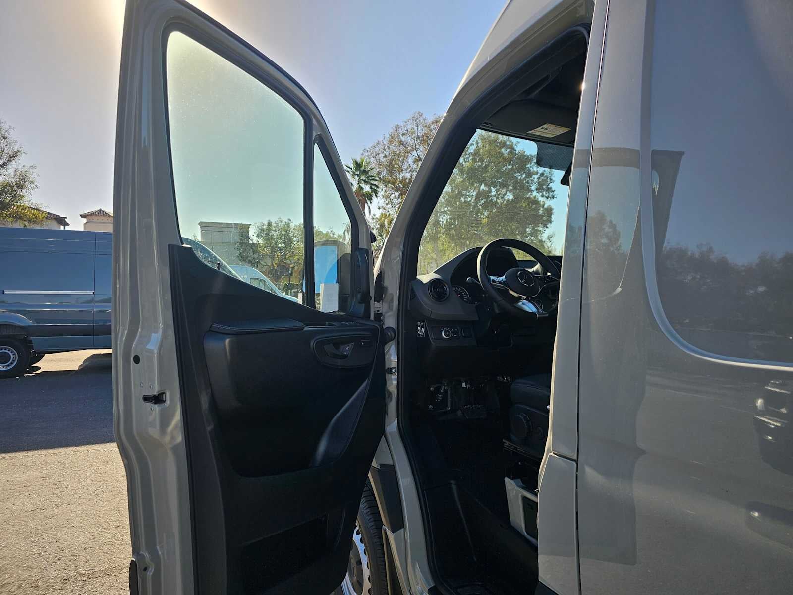 2027 Mercedes-Benz Sprinter Cargo 2500 Standard Roof I4 Diesel HO 144 AWD