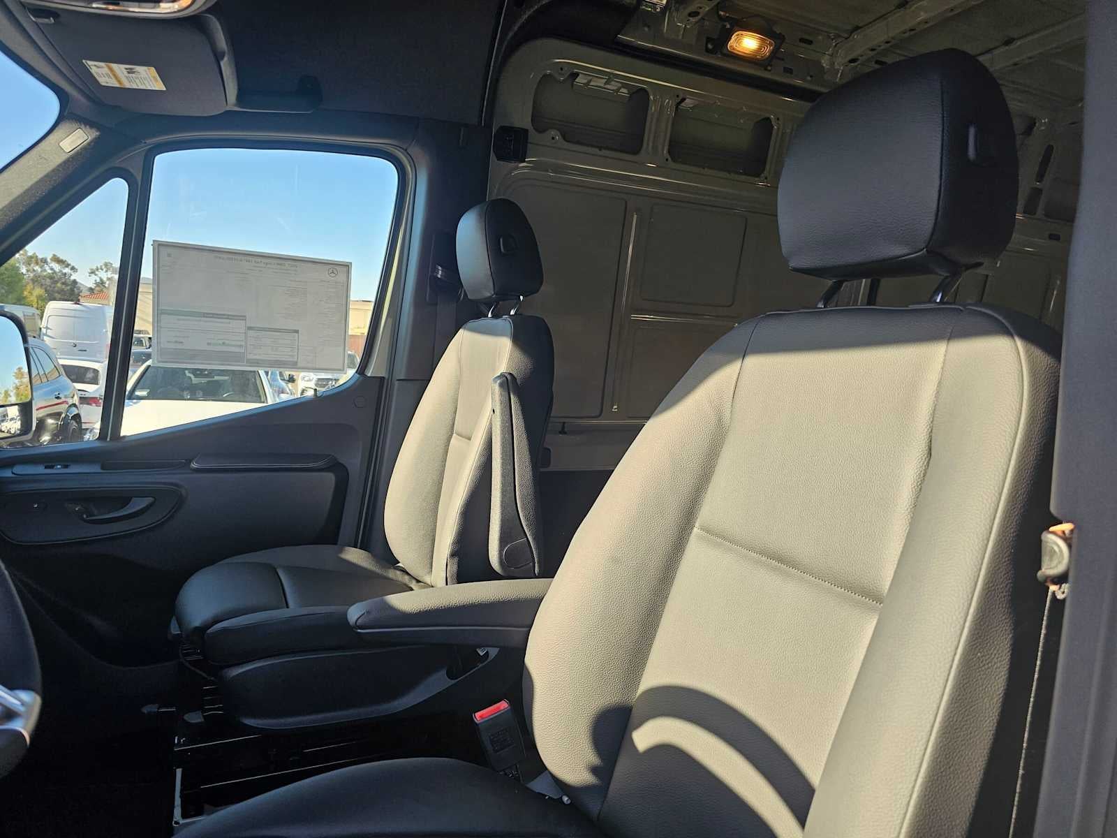 2027 Mercedes-Benz Sprinter Cargo 2500 Standard Roof I4 Diesel HO 144 AWD