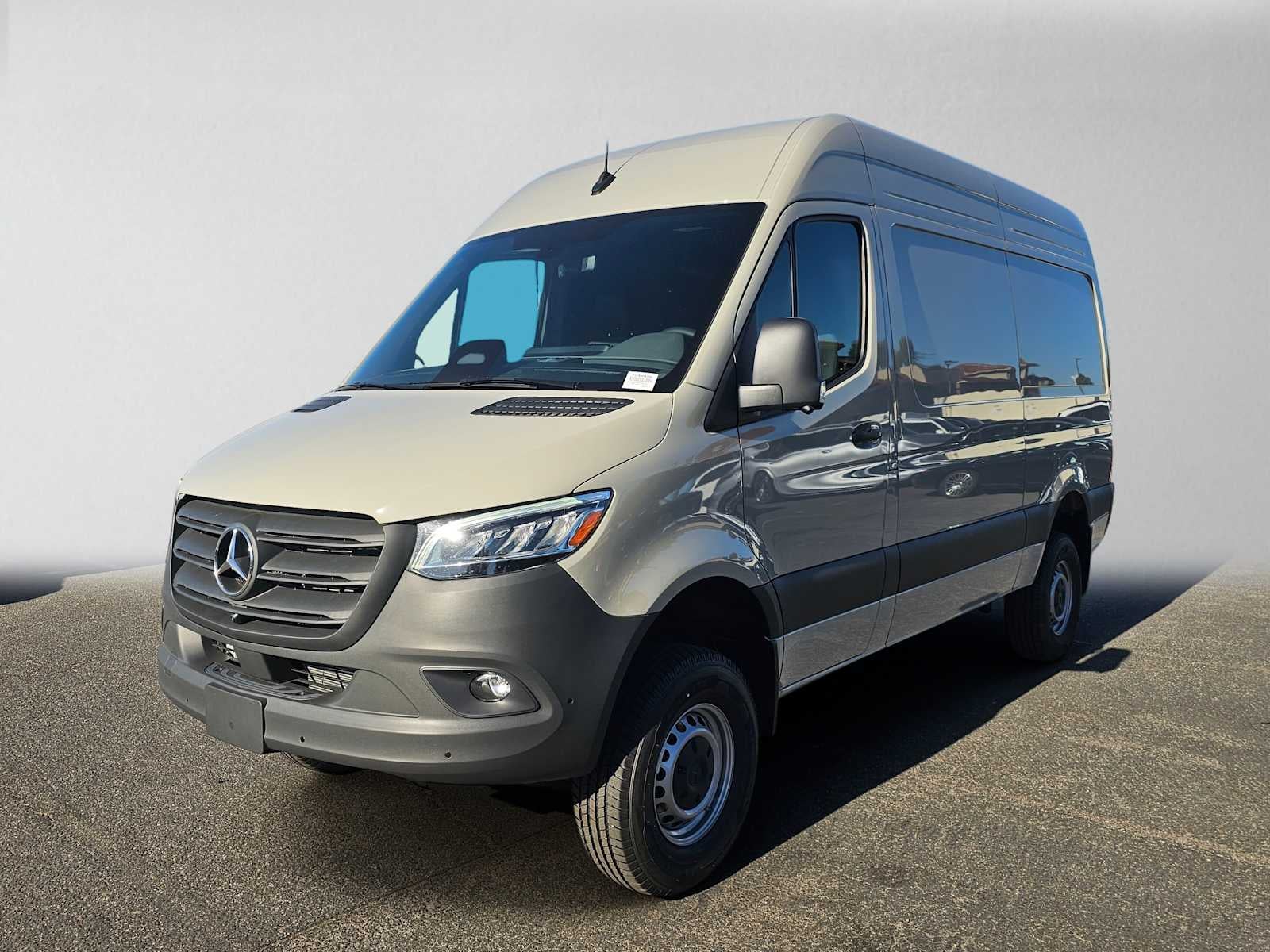2027 Mercedes-Benz Sprinter Cargo 2500 Standard Roof I4 Diesel HO 144 AWD