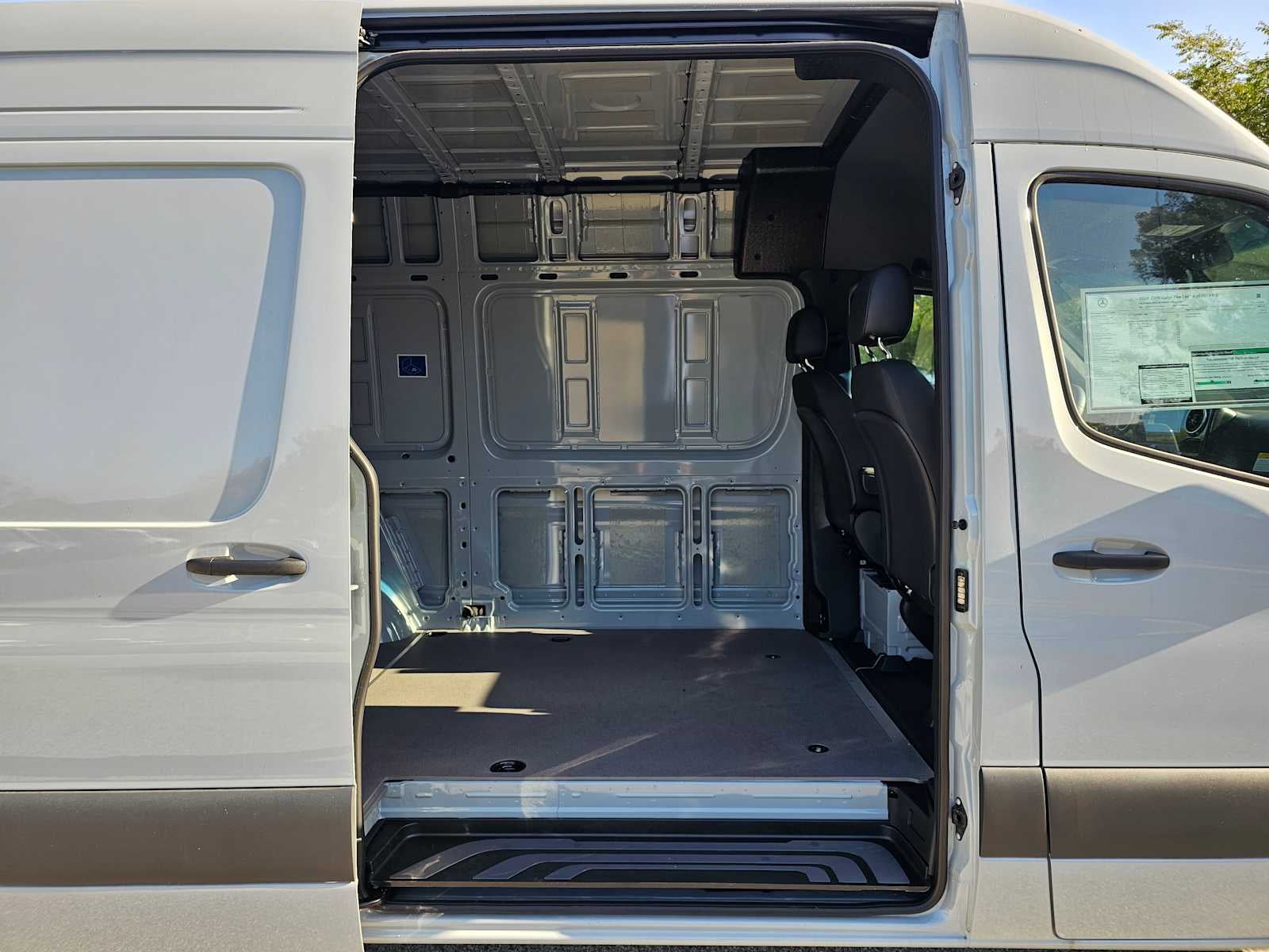 2026 Mercedes-Benz Sprinter 2500 Standard Roof I4 Diesel HO 144 AWD
