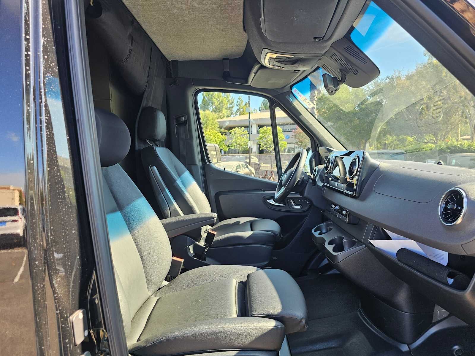 2024 Mercedes-Benz Sprinter Cargo 2500 Standard Roof I4 Diesel HO 144 AWD