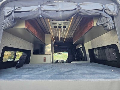 2024 Mercedes-Benz Sprinter Cargo 2500 Standard Roof I4 Diesel HO 144 AWD