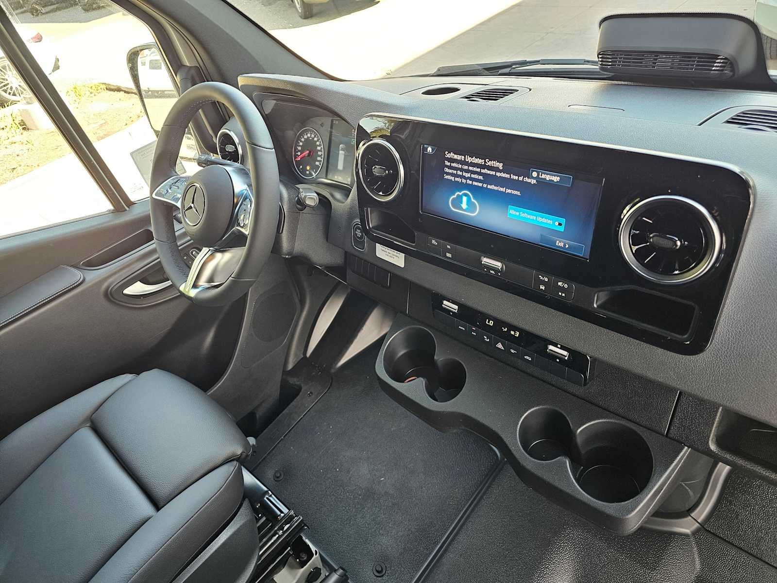 2026 Mercedes-Benz Sprinter 2500 Standard Roof I4 Diesel HO 144 AWD