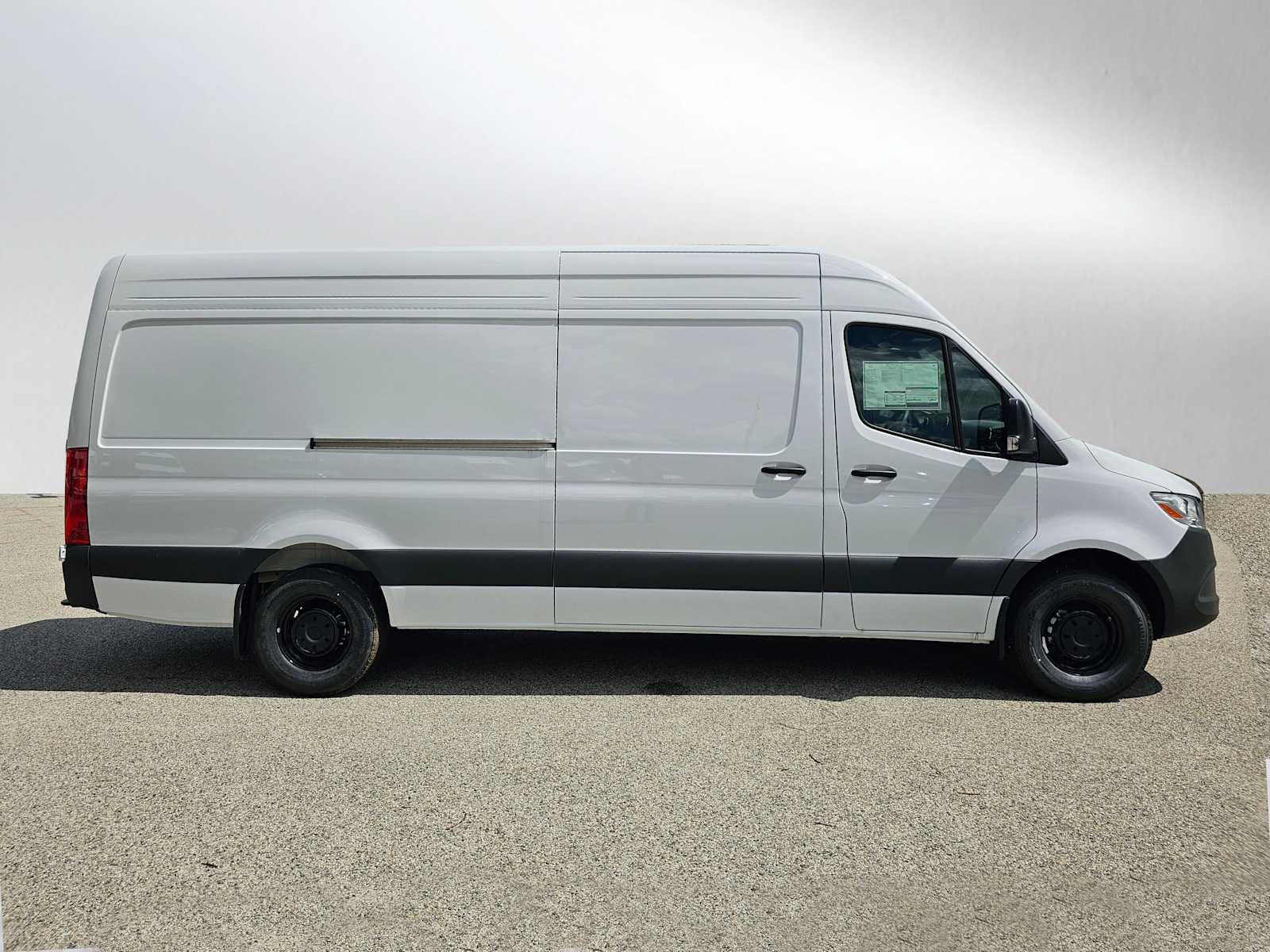2026 Mercedes-Benz Sprinter 2500 High Roof I4 Diesel HO 170 RWD
