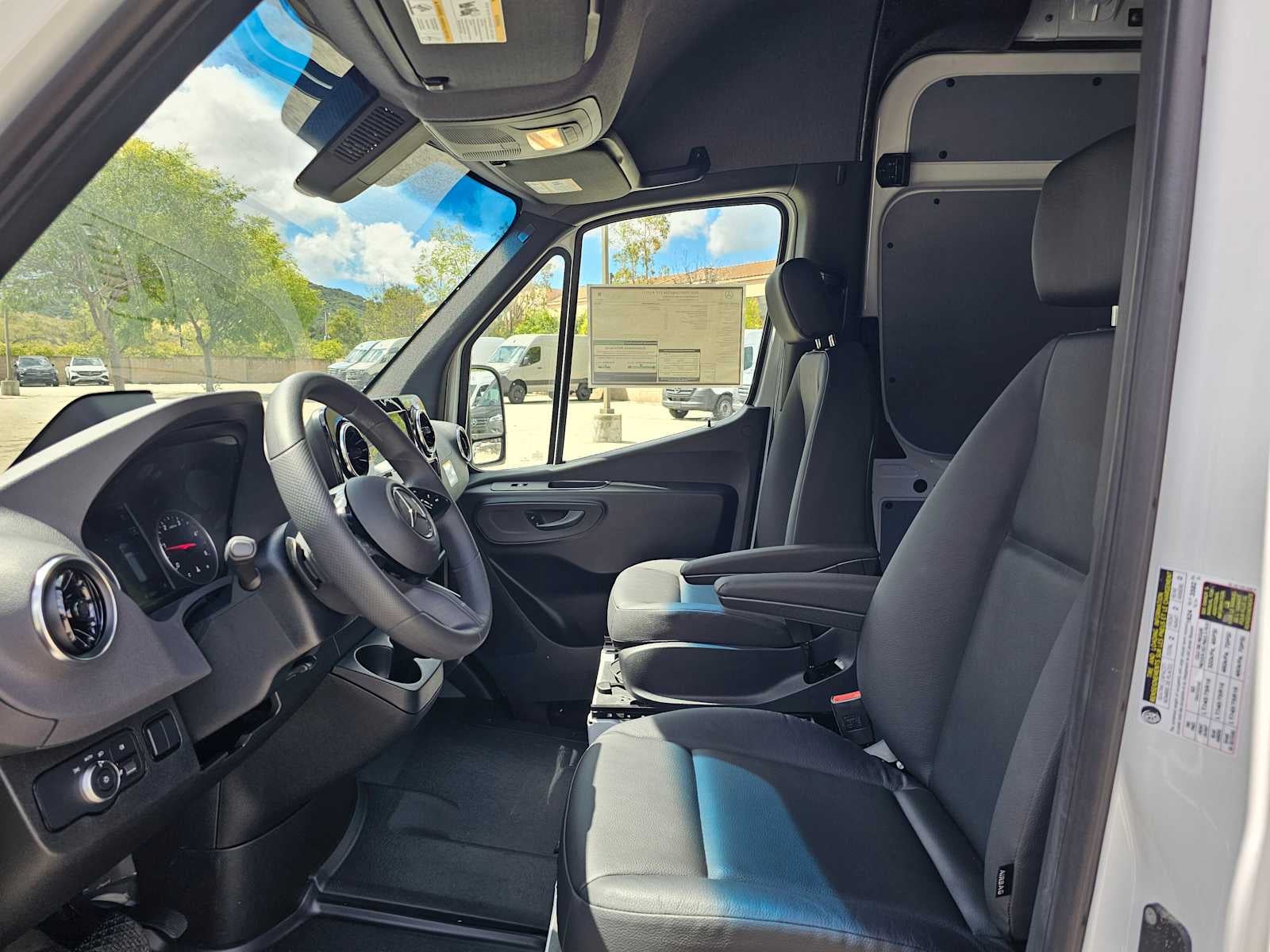 2026 Mercedes-Benz Sprinter 2500 High Roof I4 Diesel HO 170 RWD